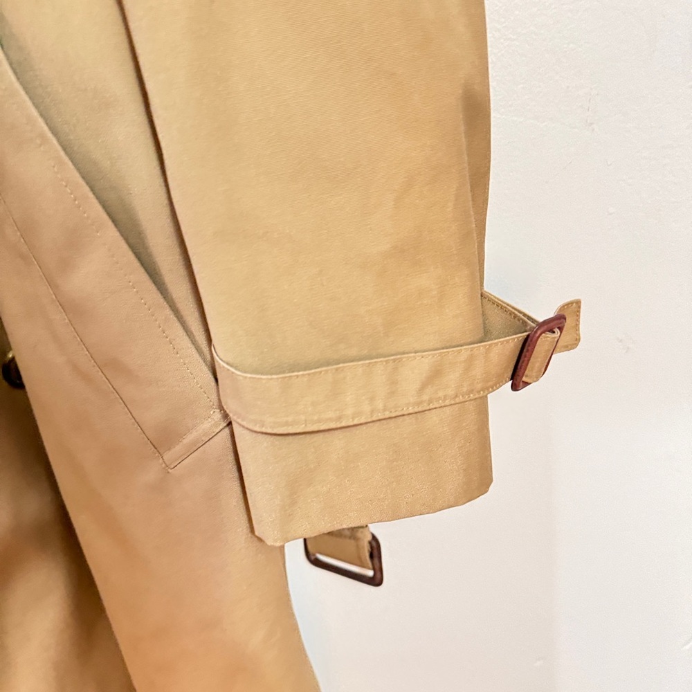 Classic Tan Double-Breasted Trench Coat - Picture 3 of 6